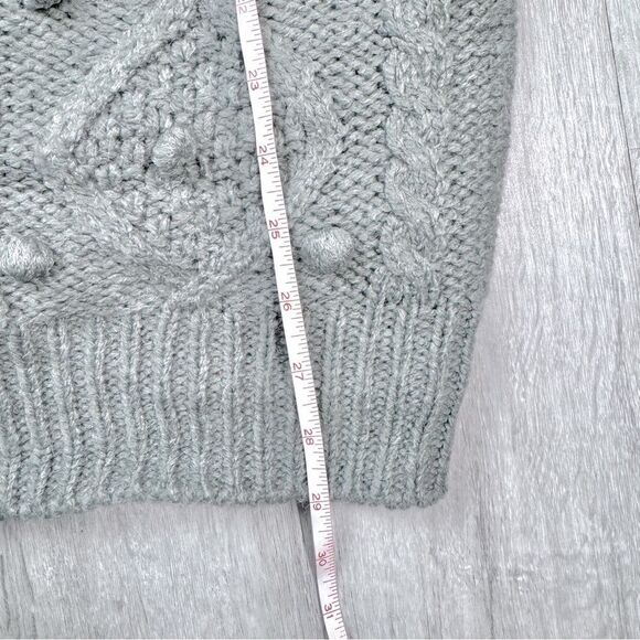 Women's Plus Size Gray Chunky Cable Knit Pom Pom Cardigan Sweater 1X - Picture 4 of 6